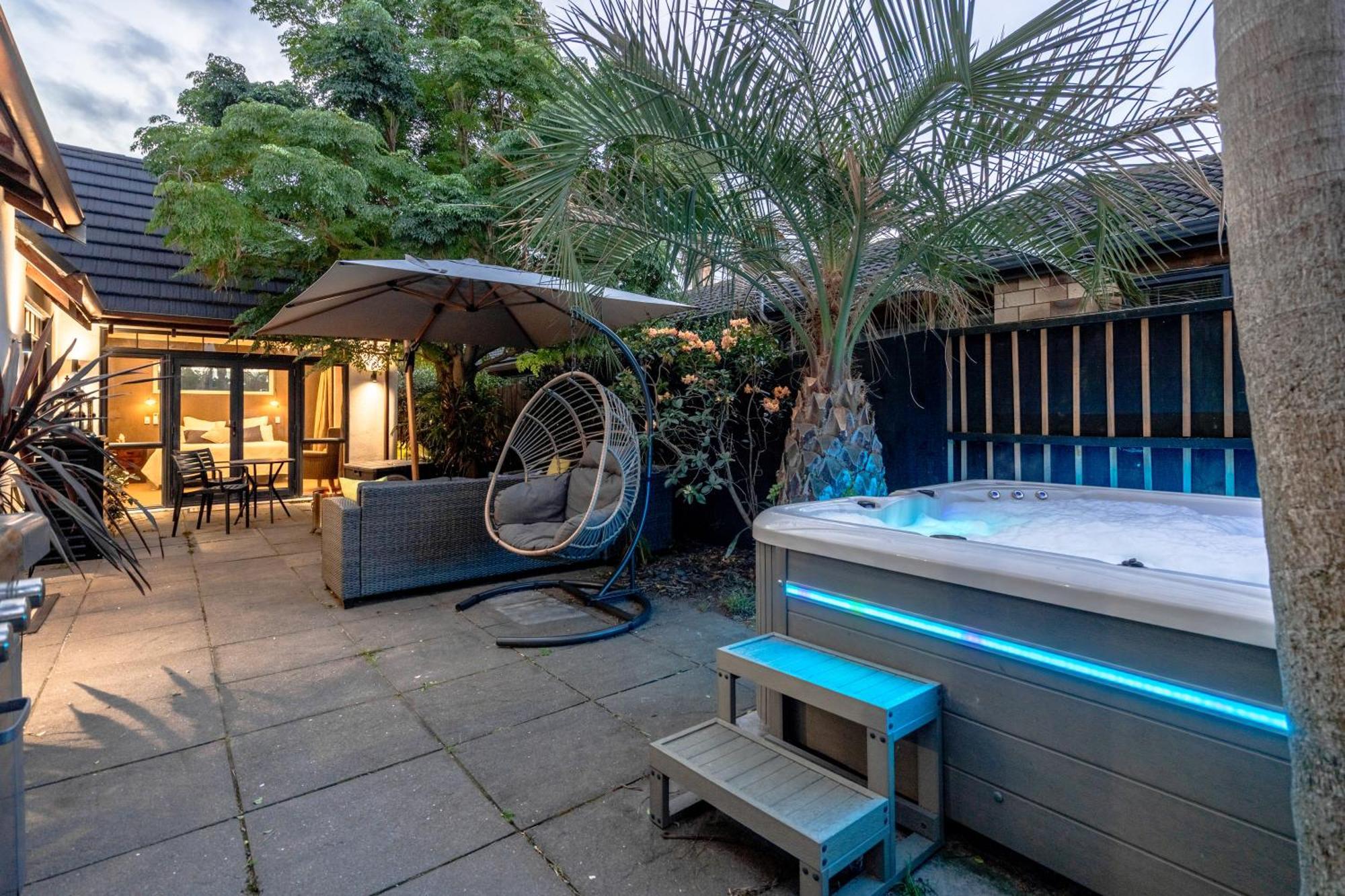 Palm Paradise With Spa Tauranga Exterior photo